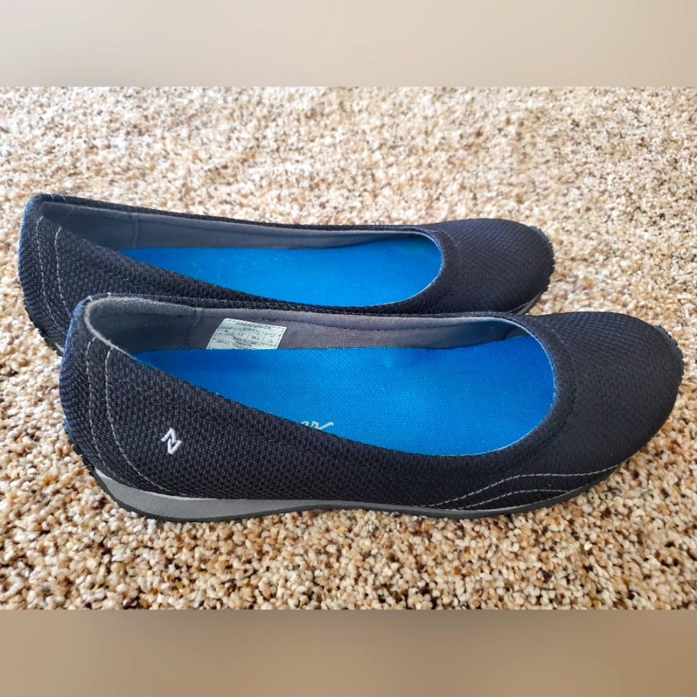 Eddie Bauer Women's Slip On Ballet Flats, Size 8, Black, Lightly Worn